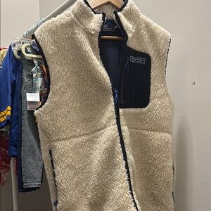 Vineyard Vines Men’s M Cream Sherpa Fleece Vest Navy - like new